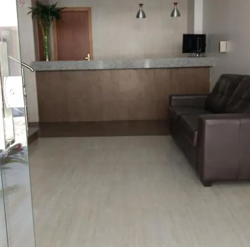 Palmeiras LtdaHotel Em